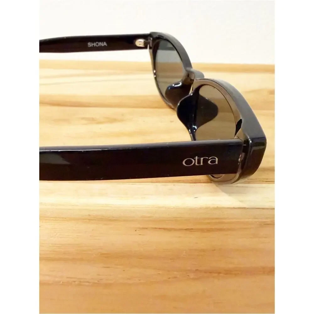 OTRA Shona Cat Eye Sunglasses in Black